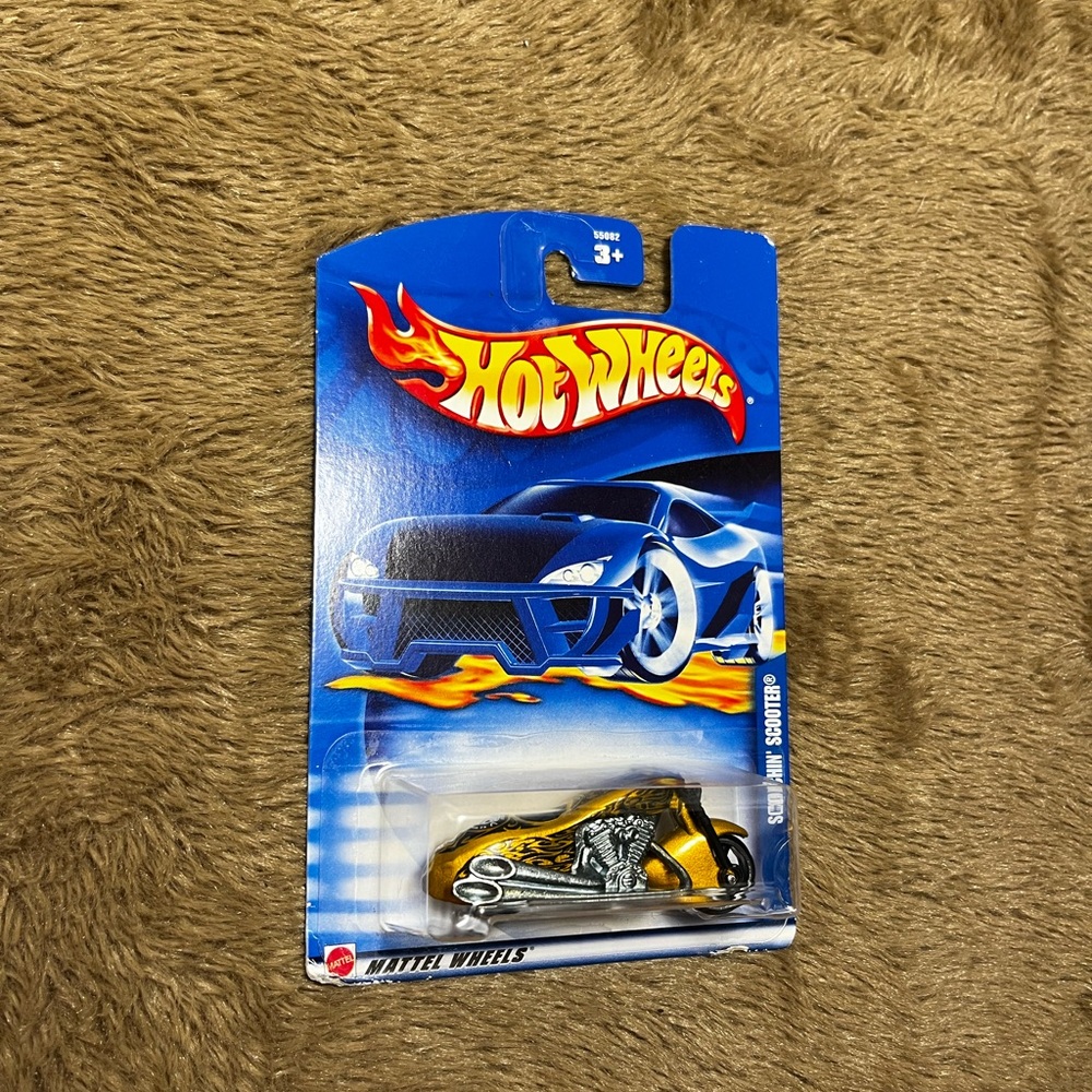 Hot Wheels 2002 #197 Highway 35 Gold Scorchin’ Scooter Motorcycle W/ MC 3 Spoke
